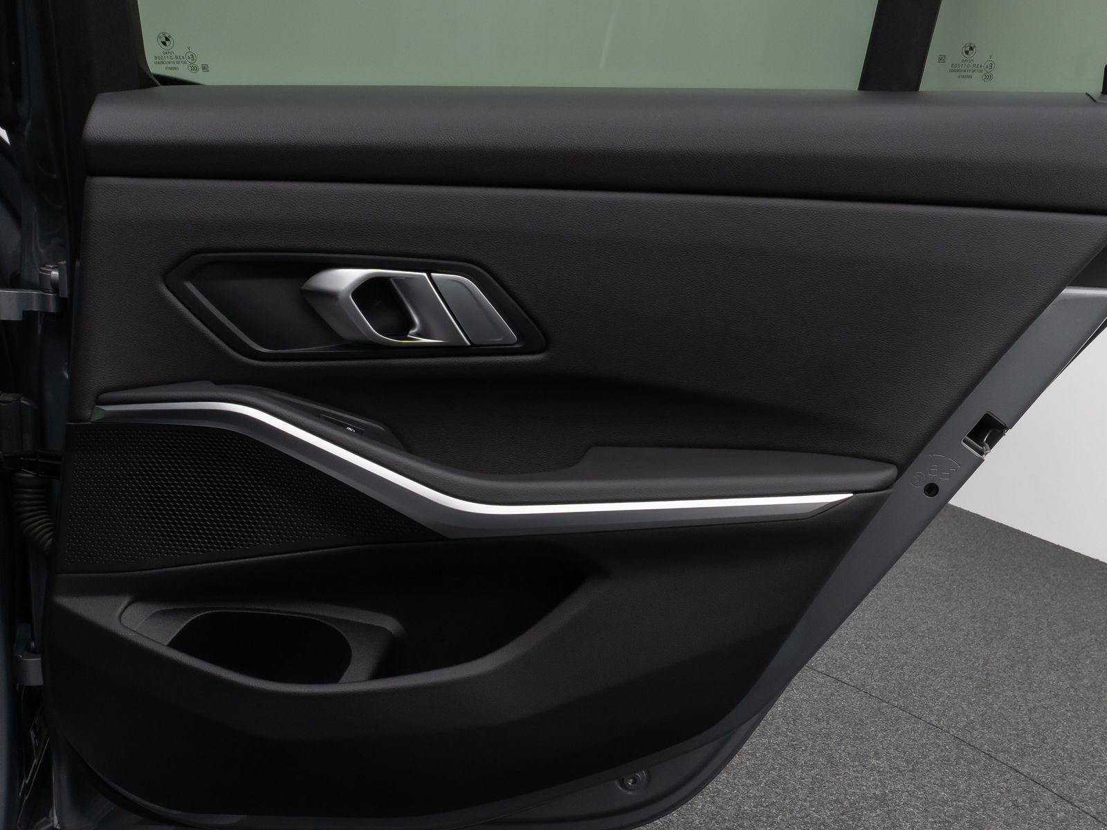 Fahrzeugabbildung BMW 330e xD M Sport Kamera DAB HUD Lenkradheizung