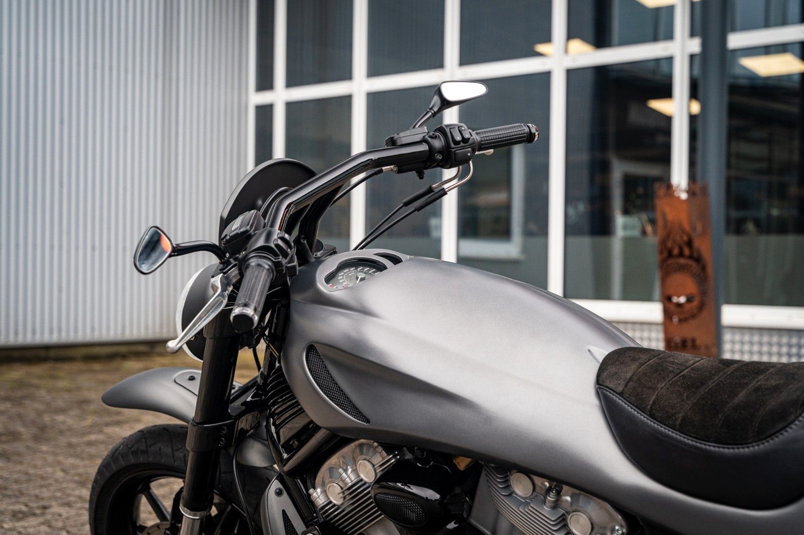 Fahrzeugabbildung Harley-Davidson VRSCR Street-Rod - Jack Lomaxx Custom Umbau