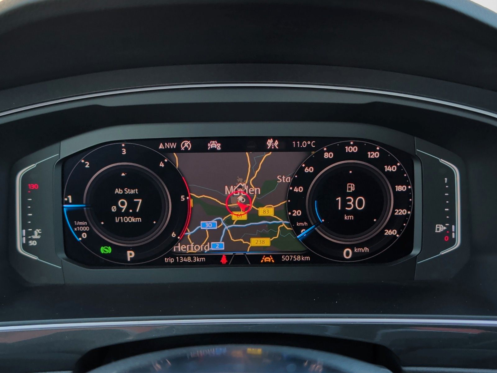 Fahrzeugabbildung Volkswagen TIGUAN 2.0 TDI R-LINE BLACKSTYLE HUD 19" AHK KAM
