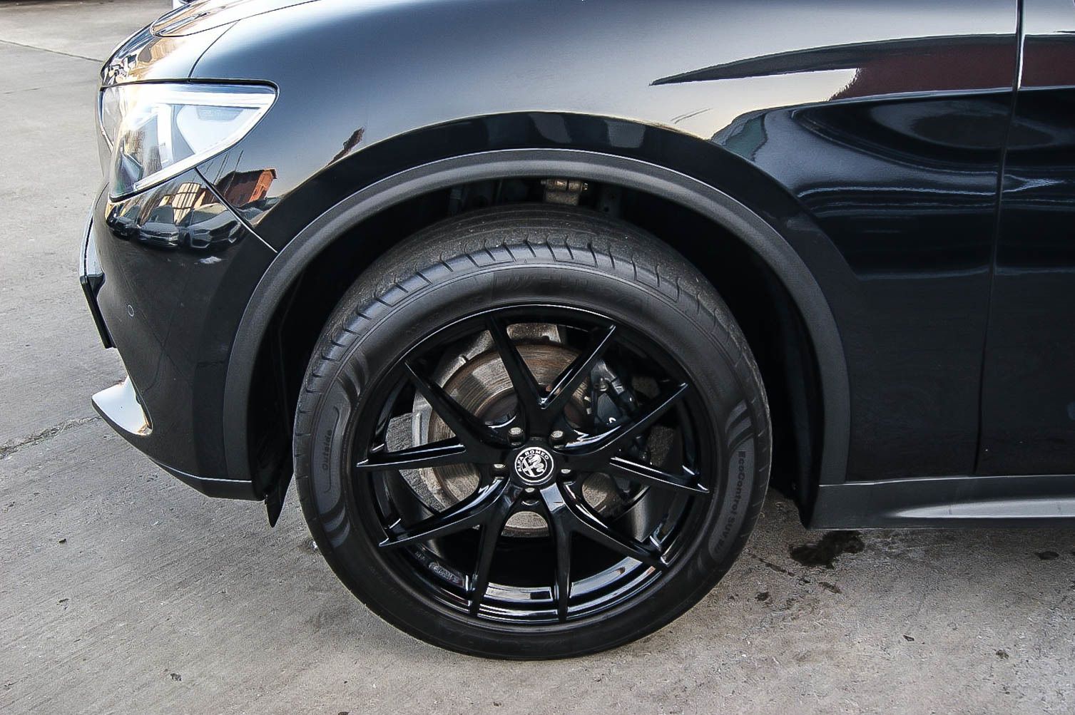 Fahrzeugabbildung Alfa Romeo Stelvio Super Q4 LUSSO SPORTPAKET LEDER WINTER