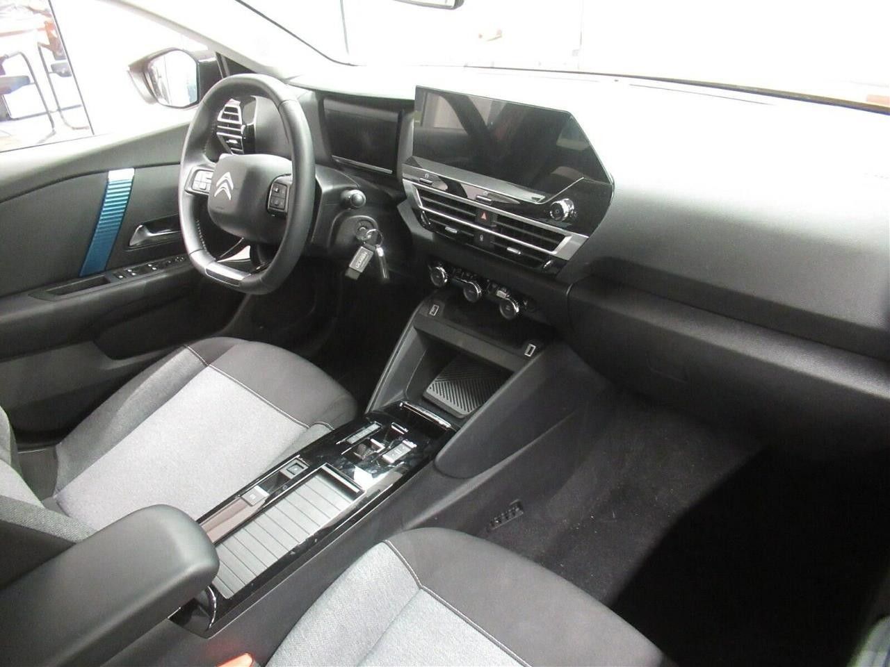 Fahrzeugabbildung Citroën C4 Lim. ë- Feel