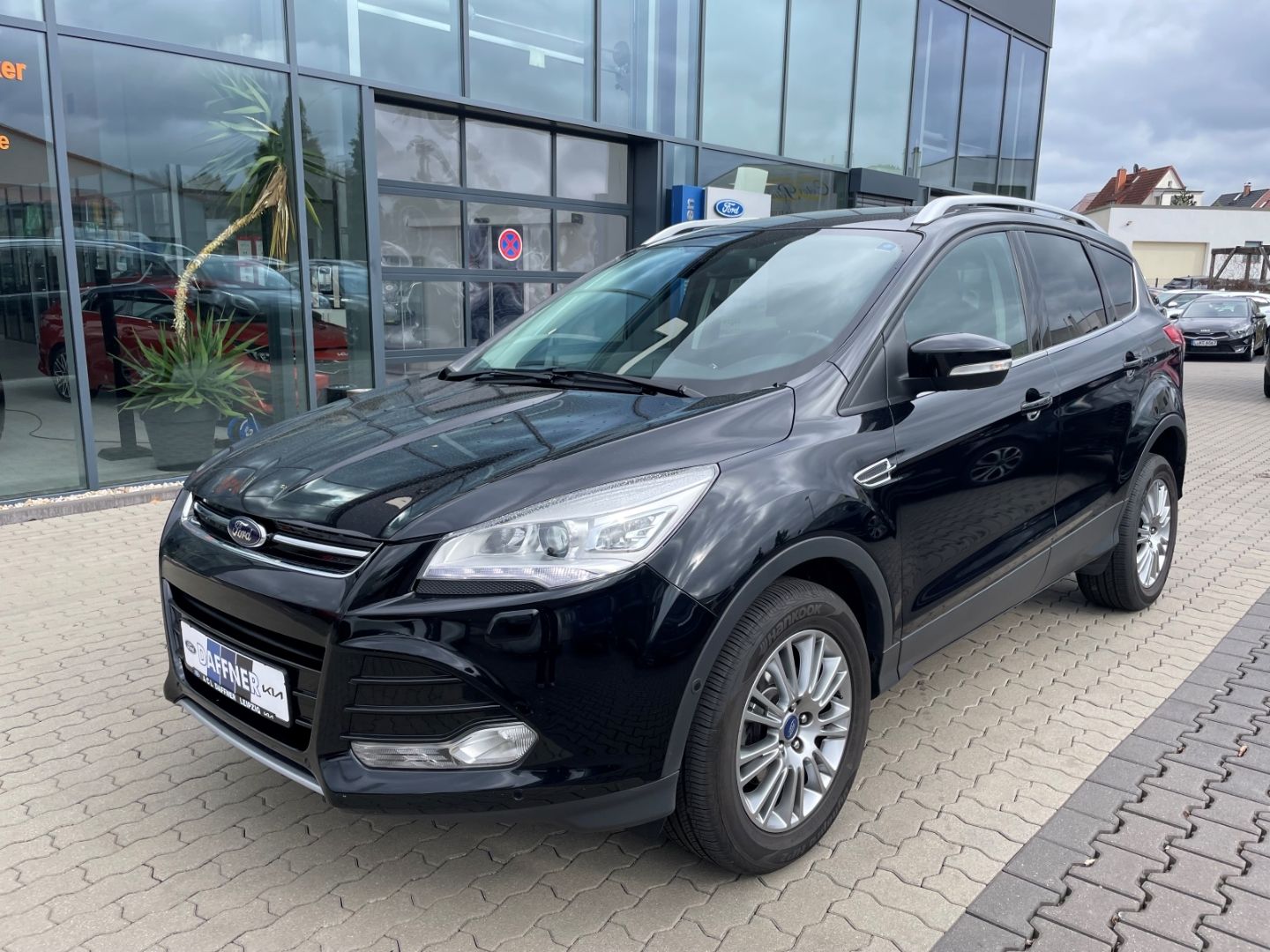 Fahrzeugabbildung Ford Kuga Titanium Klima PDC Navi SHZ heizbWSS Kamera