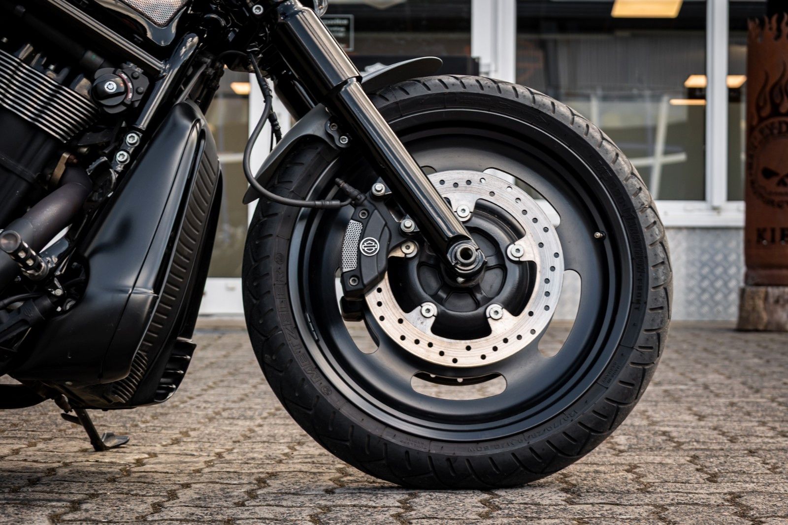 Fahrzeugabbildung Harley-Davidson VRSCDX Night Rod Special - Remus - Mini Ape