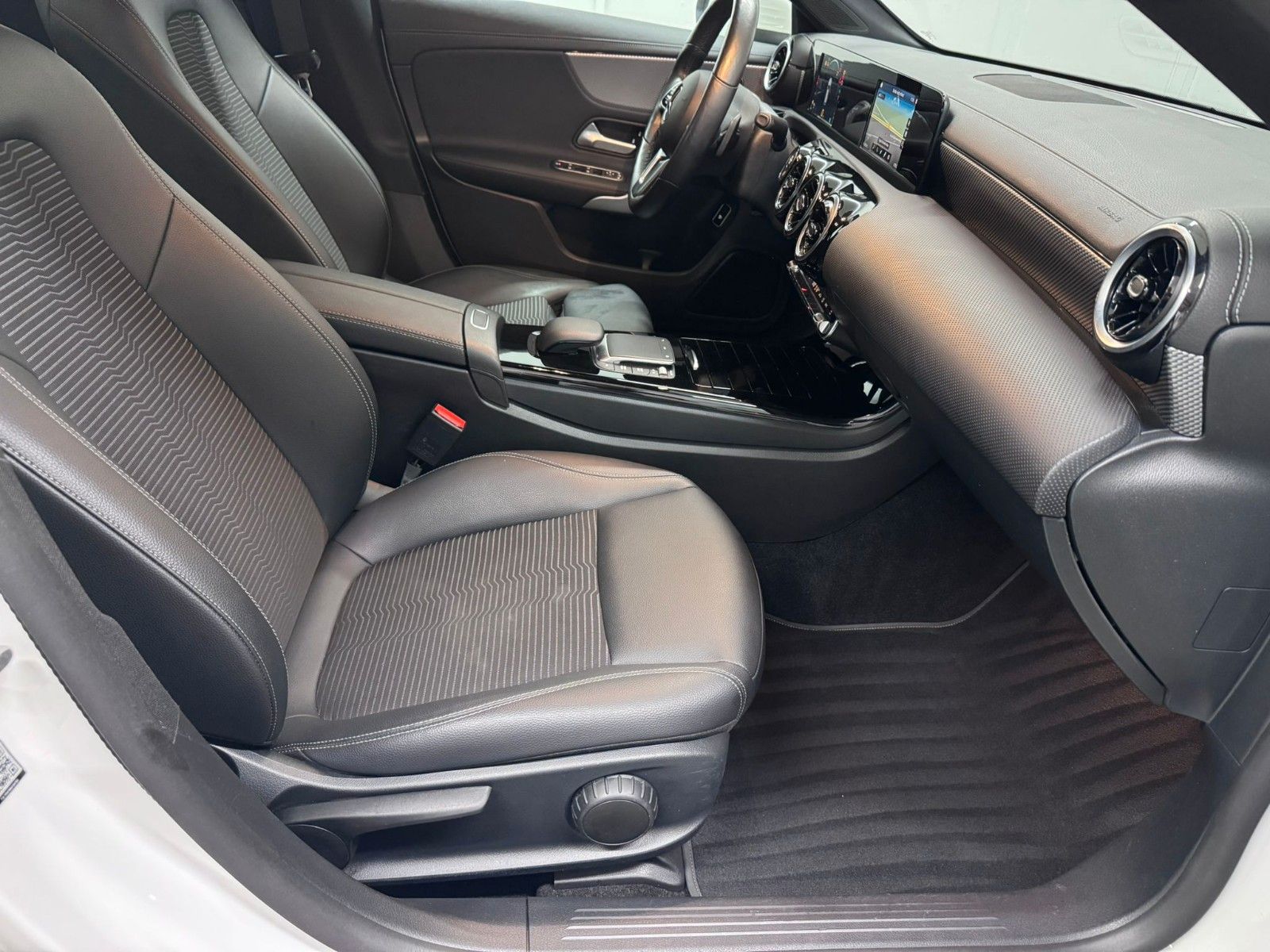 Fahrzeugabbildung Mercedes-Benz CLA 200 d 4MATIC SB  *PROGRESSIVE*DISTRO*LED*