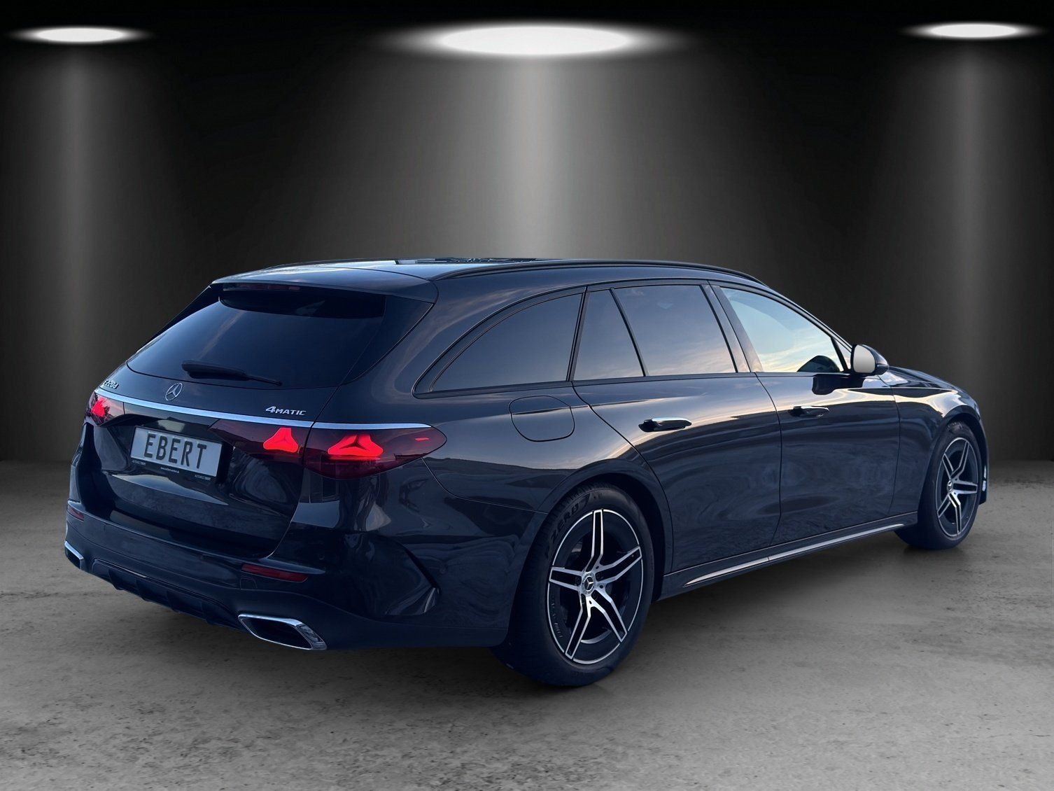 Fahrzeugabbildung Mercedes-Benz E 220 d 4M T AMG Advanced AHK KeyGo DISTRO Night