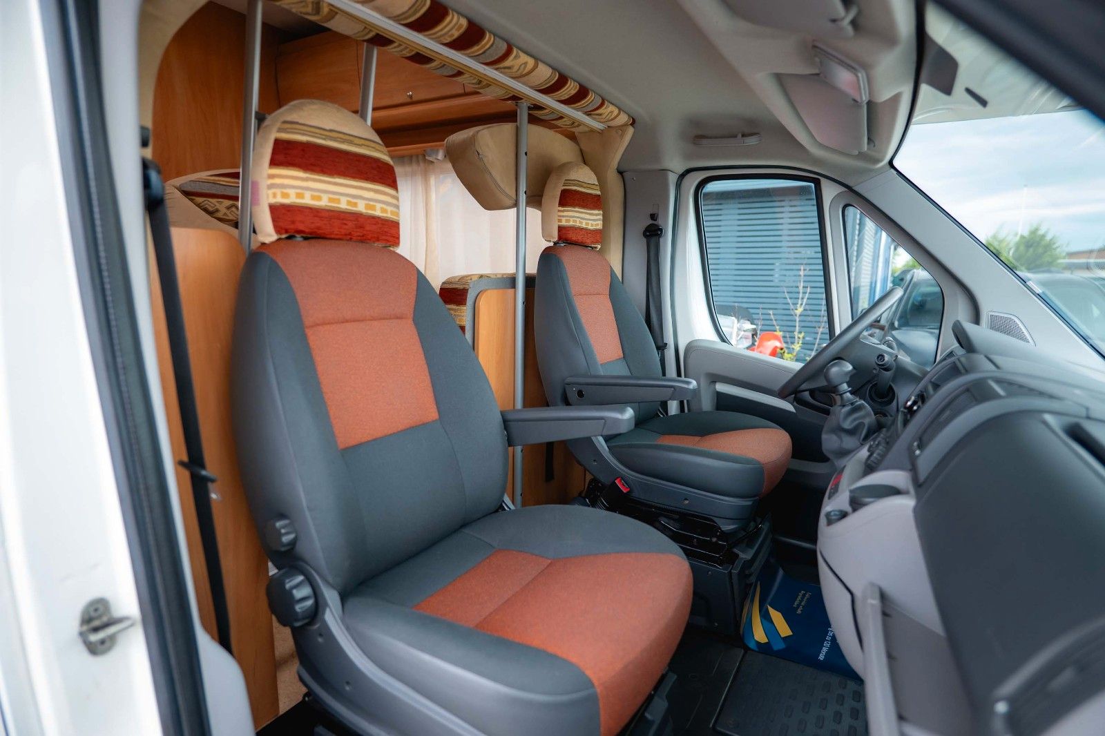 Fahrzeugabbildung Fiat Ducato Orange Camp *6 Schlafplätze*Markise*