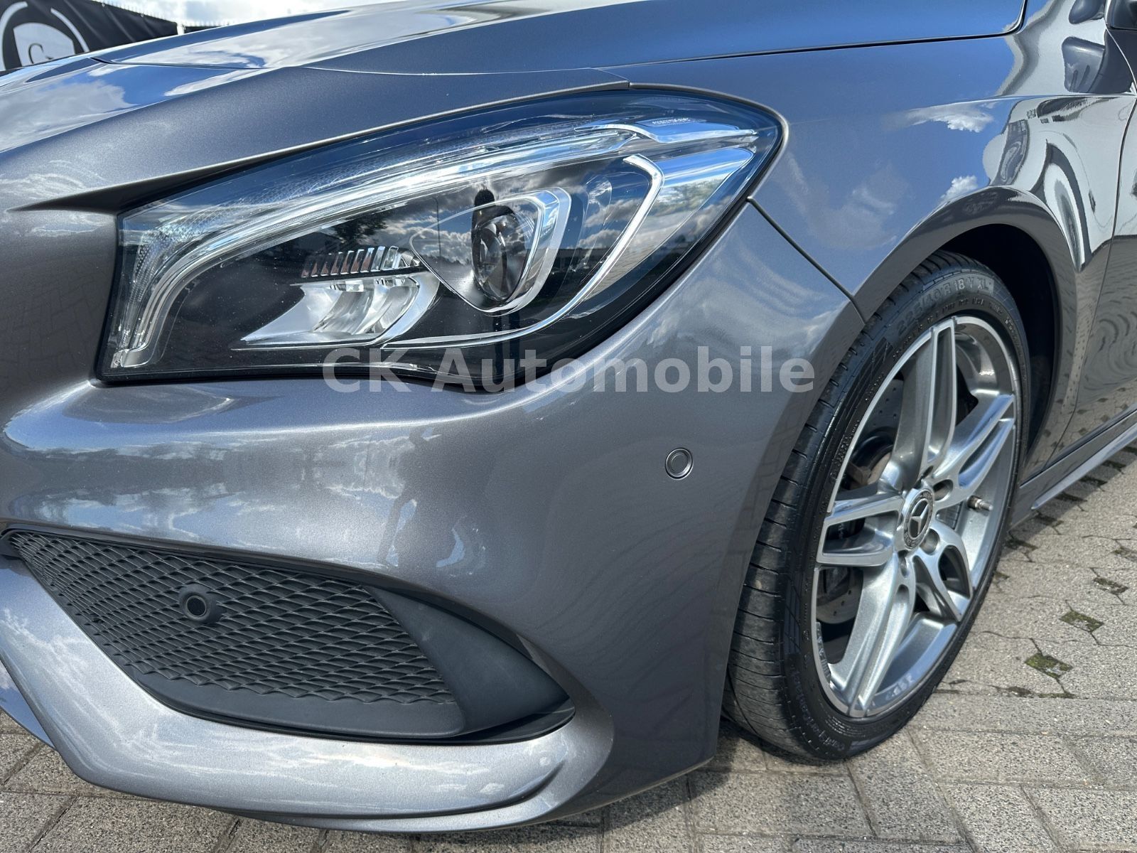 Fahrzeugabbildung Mercedes-Benz CLA 250 Shooting Brake AMG-Line/Navi/LED/ACC/Kam