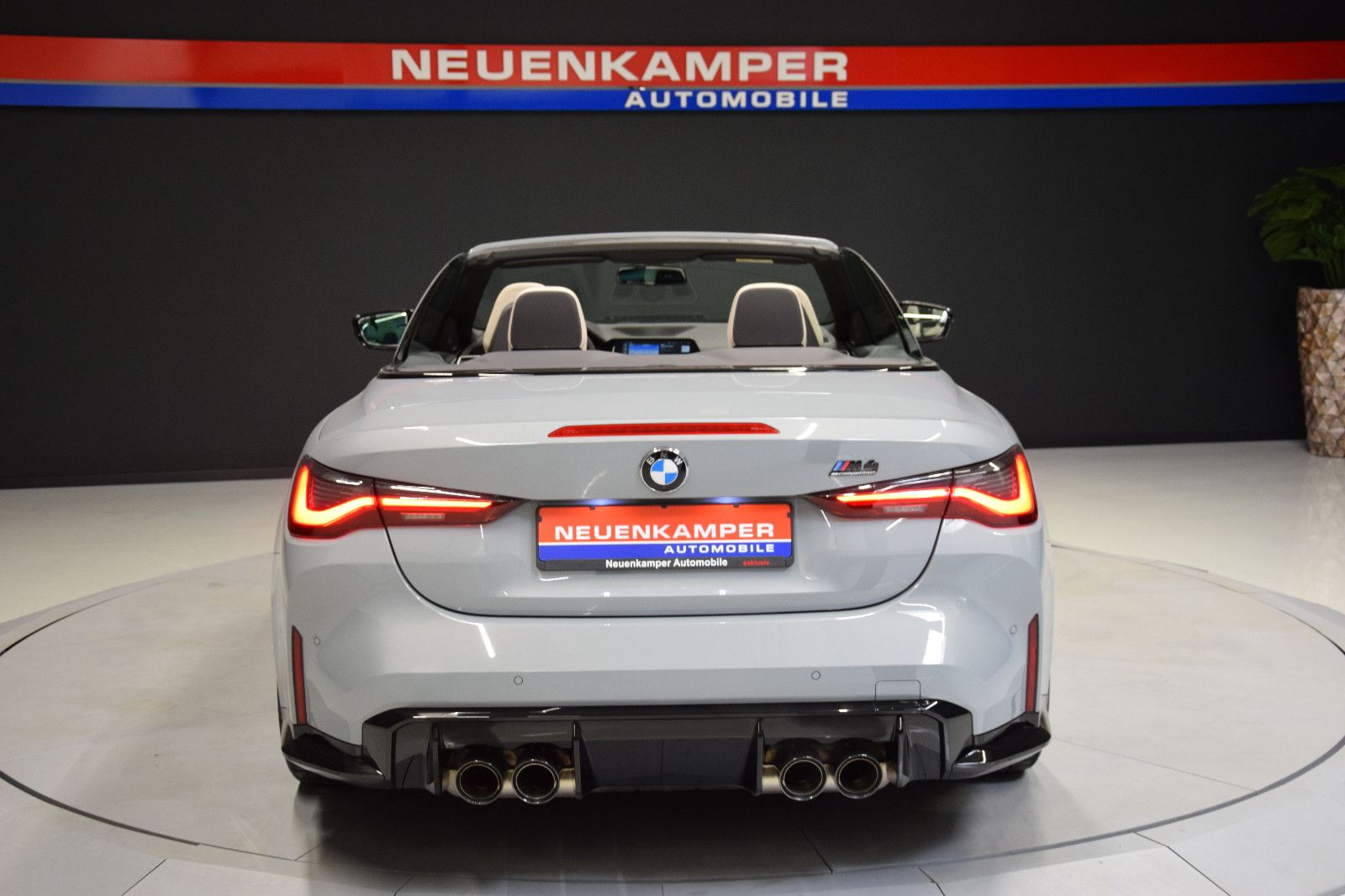 Fahrzeugabbildung BMW M4 Cabrio xDr. Individ. HuD ACC Sitzlüft 360°h/k