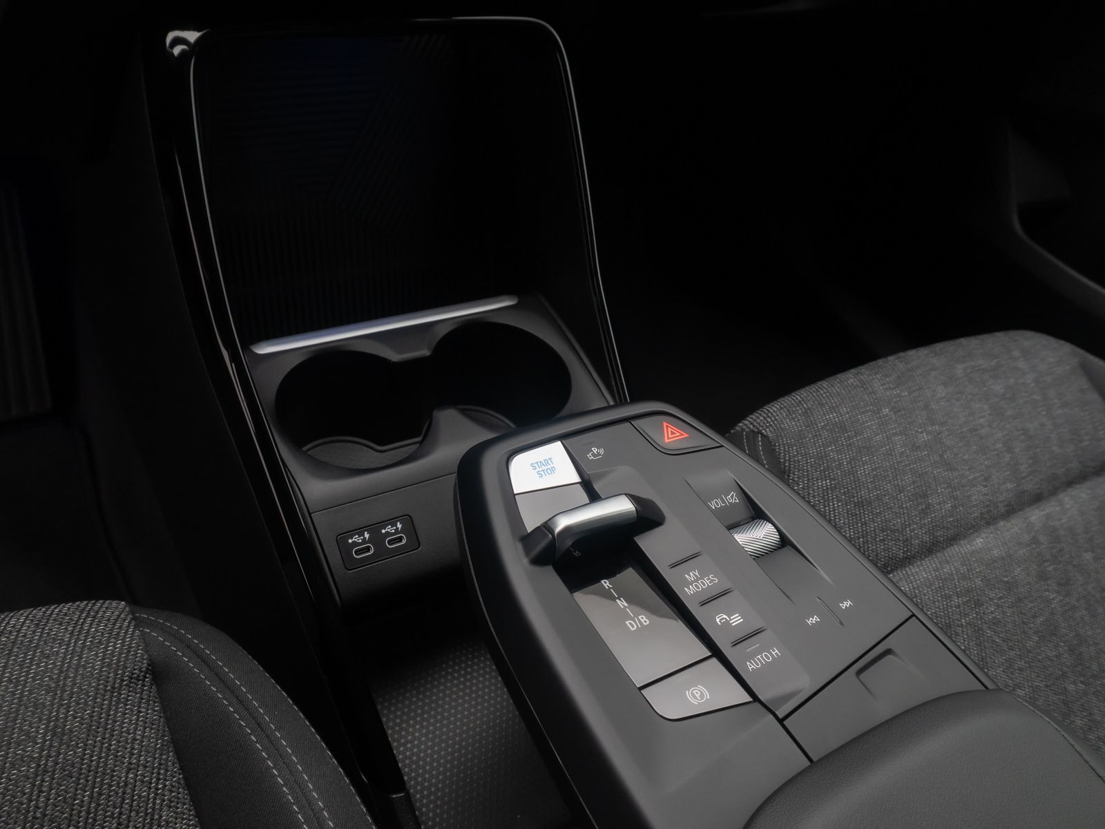 Fahrzeugabbildung BMW iX1 xD30 GeschwindigReg DAB Kamera LED Widscreen