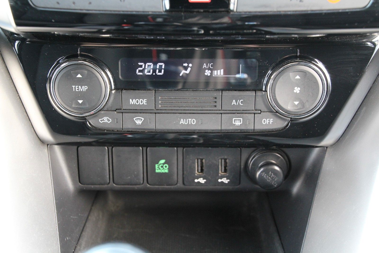 Fahrzeugabbildung Mitsubishi Eclipse Cross Diamant Edition