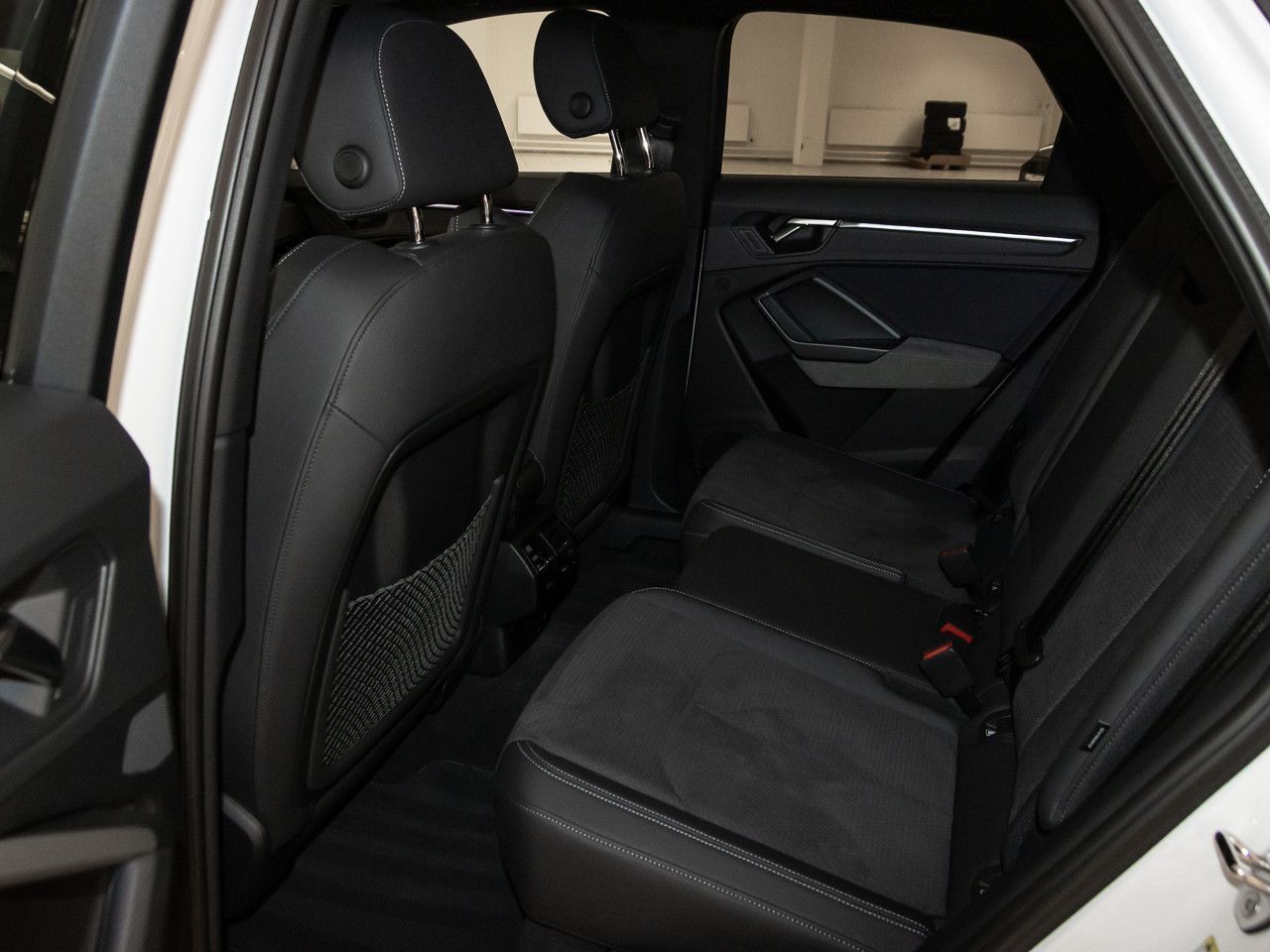 Audi Q3 Sportback 40 TDI qu S line AHK Matrix SONOS foto 12