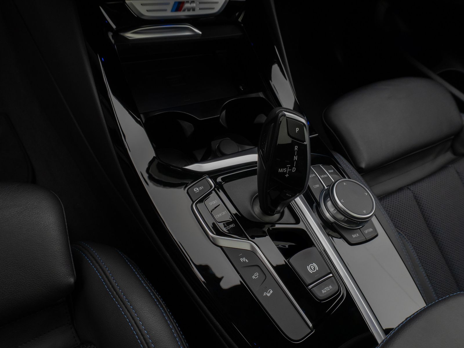 Fahrzeugabbildung BMW X3 M40d Panorama 360° HUD DAB H/K AHK Komfort