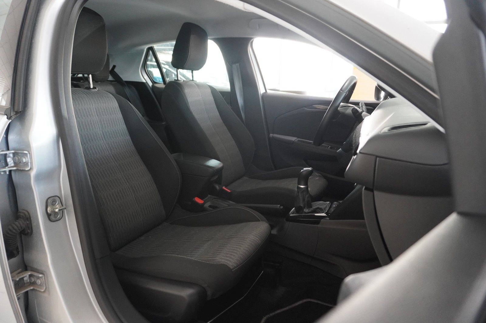 Fahrzeugabbildung Opel Corsa F 1.2 ELEGANCE NAVI/LED/TEMP/PDC/KLIMA/USB