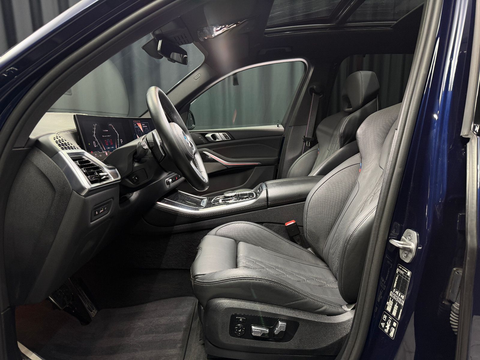 Fahrzeugabbildung BMW X5 40 d xDrive M SPORT PRO|PANO|M-SITZE|INDIVID