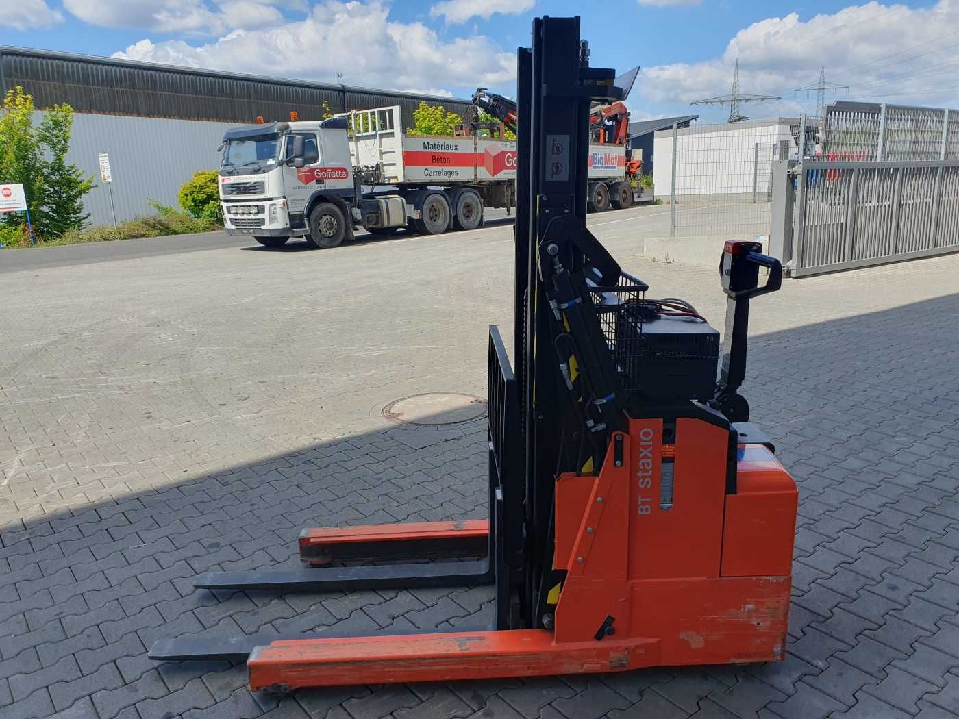 Fahrzeugabbildung Toyota RWE 120 / Schubmaststapler / Duplex:2.9m / 257h!