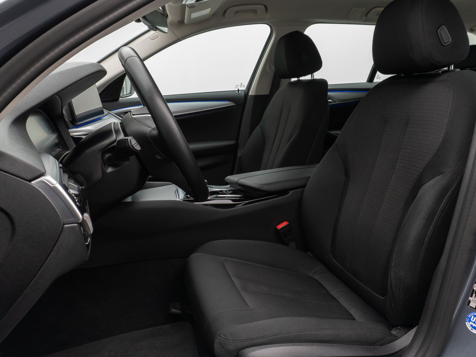 Fahrzeugabbildung BMW 520d Kamera HiFi HUD DAB WLAN Komfort Alarm AHK