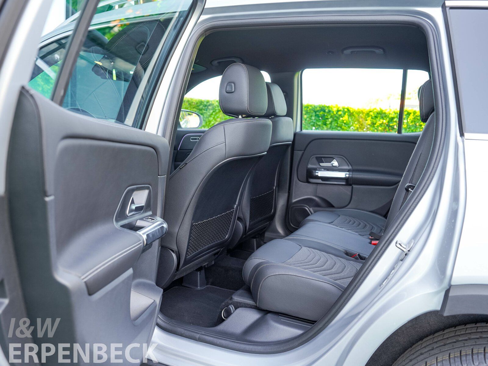 Fahrzeugabbildung Mercedes-Benz GLB 200 d Distronic AHK Kamera Multibeam Keyless