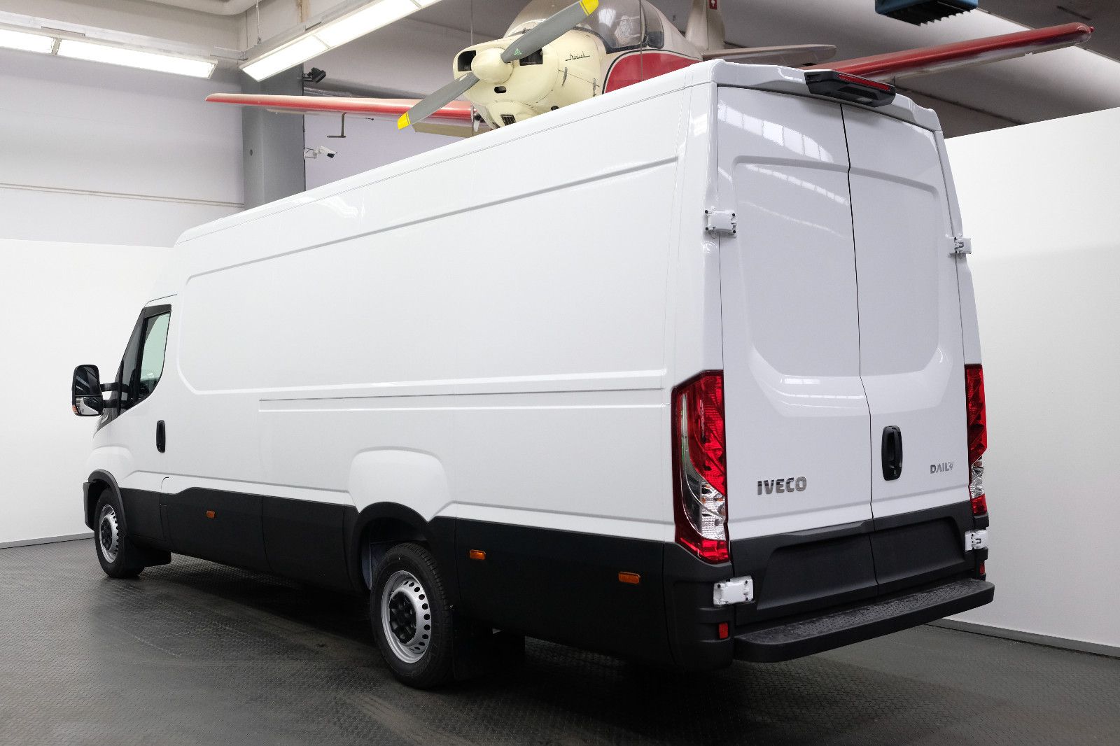 Fahrzeugabbildung Iveco Daily 35S18HA8 V | 3.0 L + KAMERA + Sitzheizung