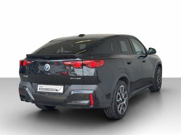 2025 BMW IX2 照片 4