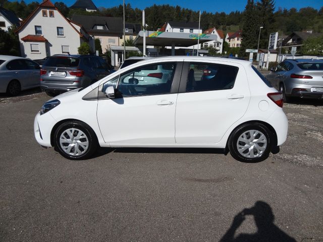 Fahrzeugabbildung Toyota Yaris Comfort/Automatik/1.Hd/Kam/4-Türig/