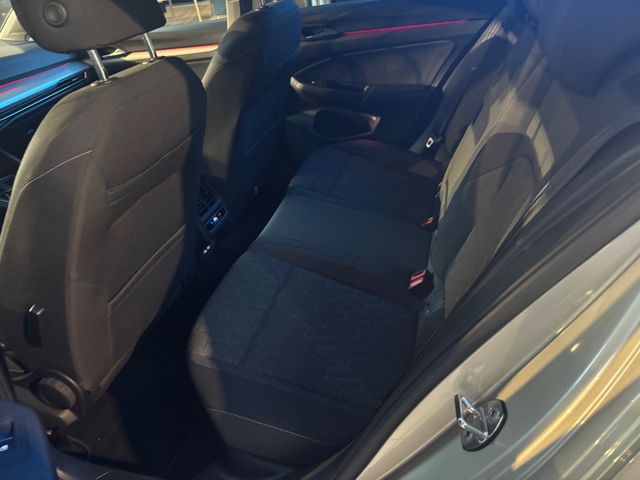 Golf MOVE 2,0 l TDI*ACC*NAVI*Plus Paket*AHK*APP*