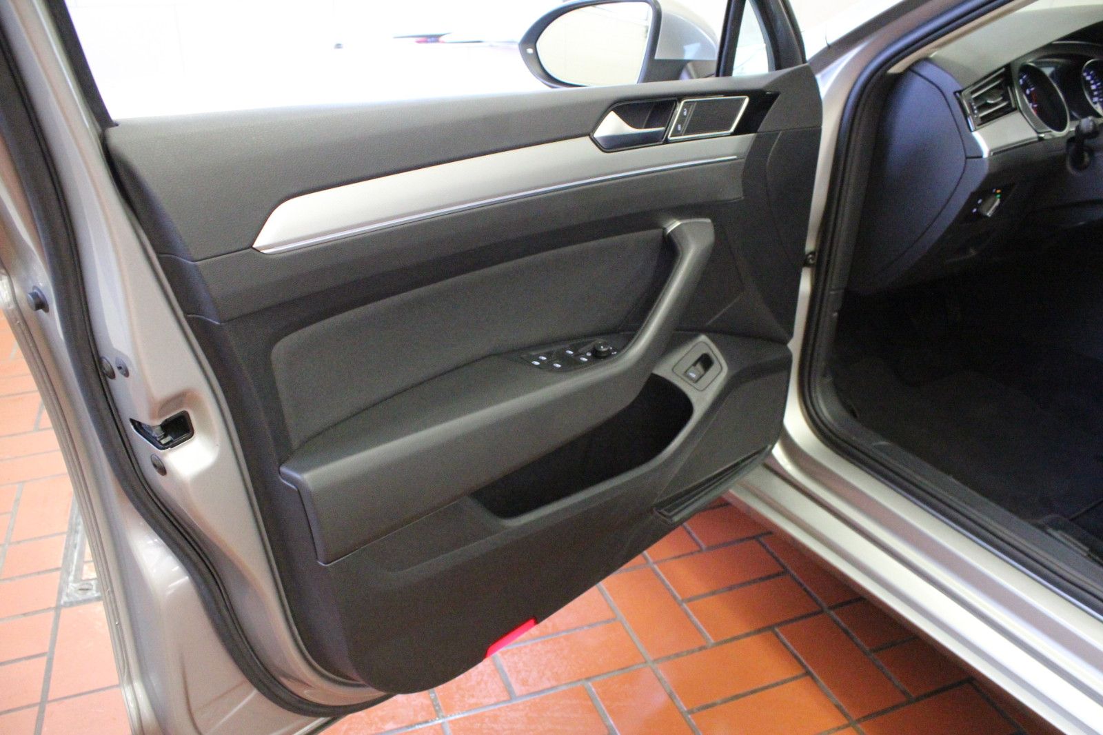 Fahrzeugabbildung Volkswagen Passat Variant 1.8 TSI DSG Comfortline Variant