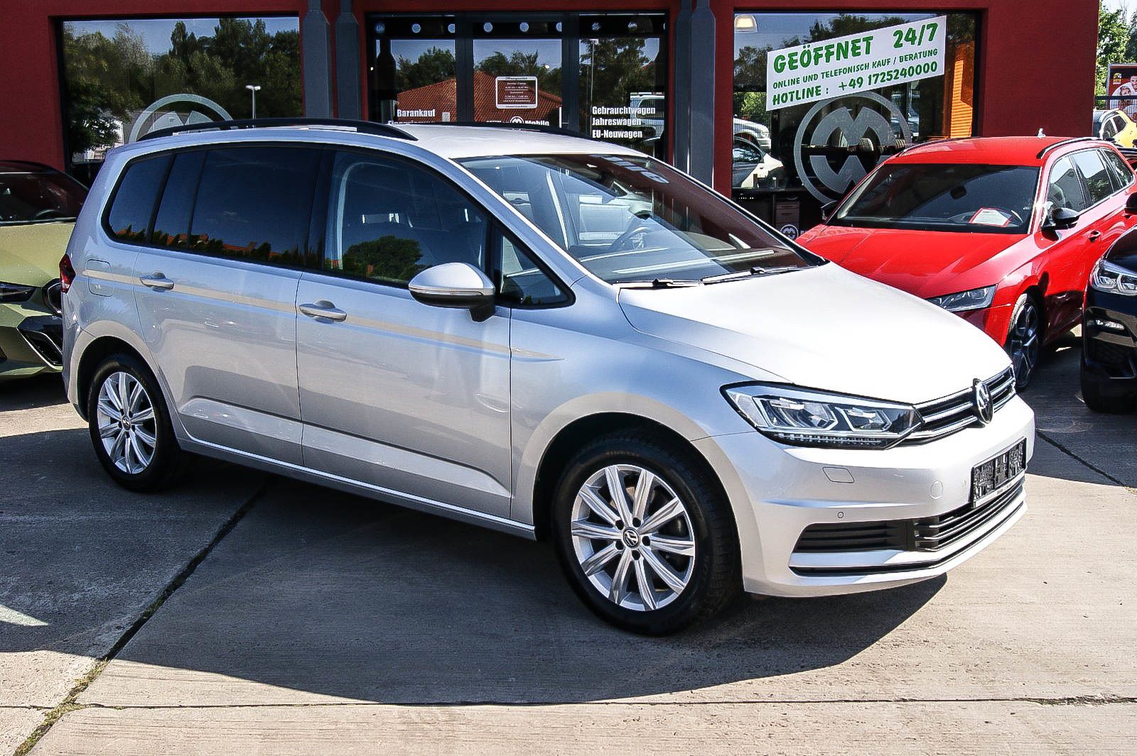 Fahrzeugabbildung Volkswagen Touran 15TSI Comfort DSG 7-SITZER VIRTUAL ANHZV