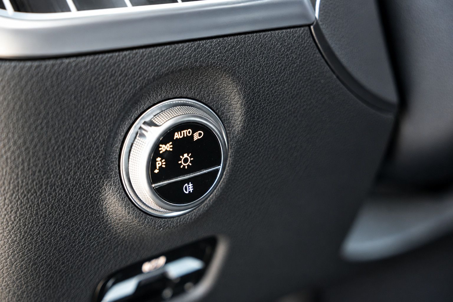 Fahrzeugabbildung Mercedes-Benz C 300 e T *Ambiente*SHZ*Rückfahrkamera*T-Winkel*