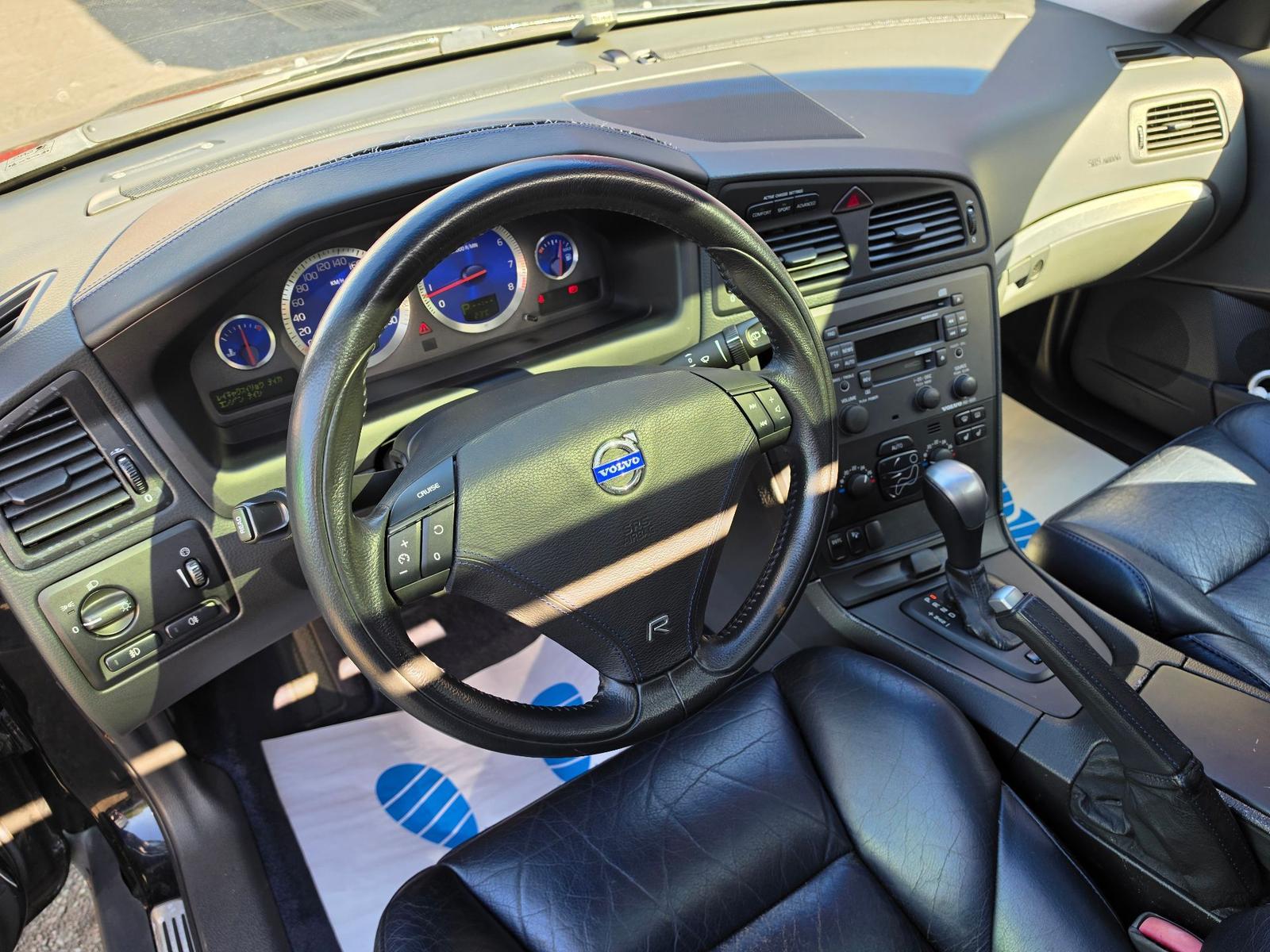VOLVO V70 - R GEARTRONIC - CUIR - AUTO - 299 CV