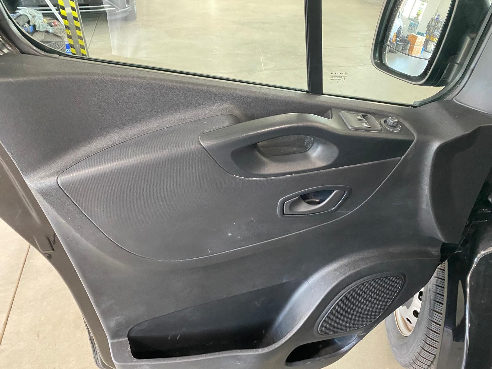 Fahrzeugabbildung Renault Trafic L1L1 2.0 dCi 145 Komfort EDC/Navi/RFK/Car
