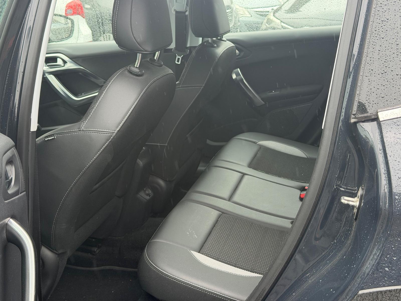 Peugeot 2008 1.2*ZAHNRIEMEN+BREMSEN VORNE NEU*TOP!*