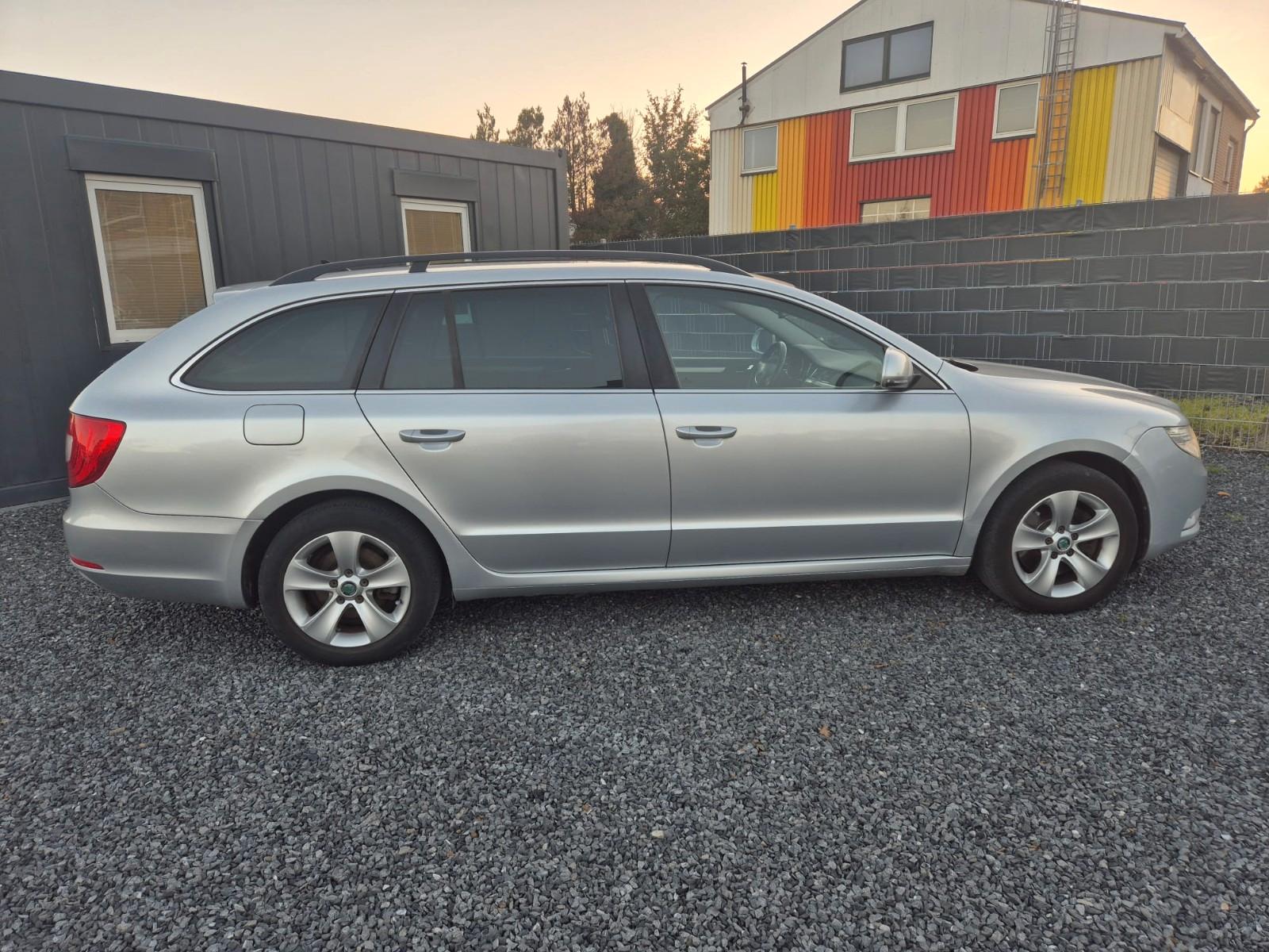 Skoda Superb 2012 — photo 6