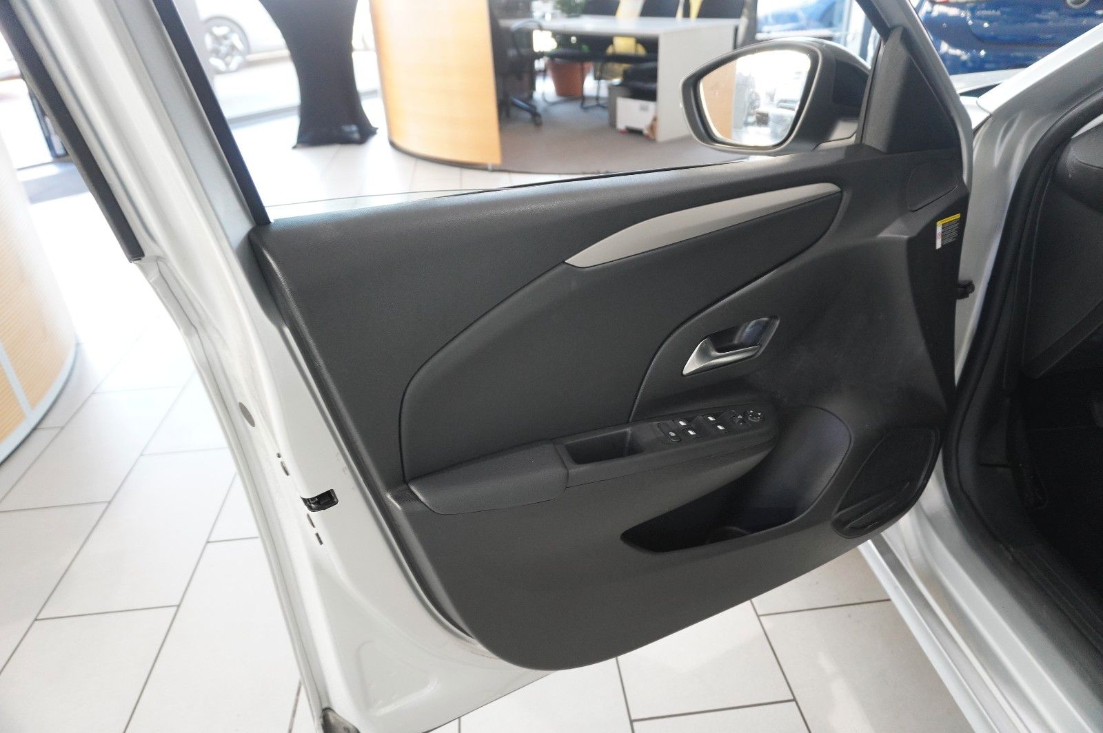 Fahrzeugabbildung Opel Corsa F 1.2T FACELIFT NAVI/LED/VIRT./KAMERA/DAB+
