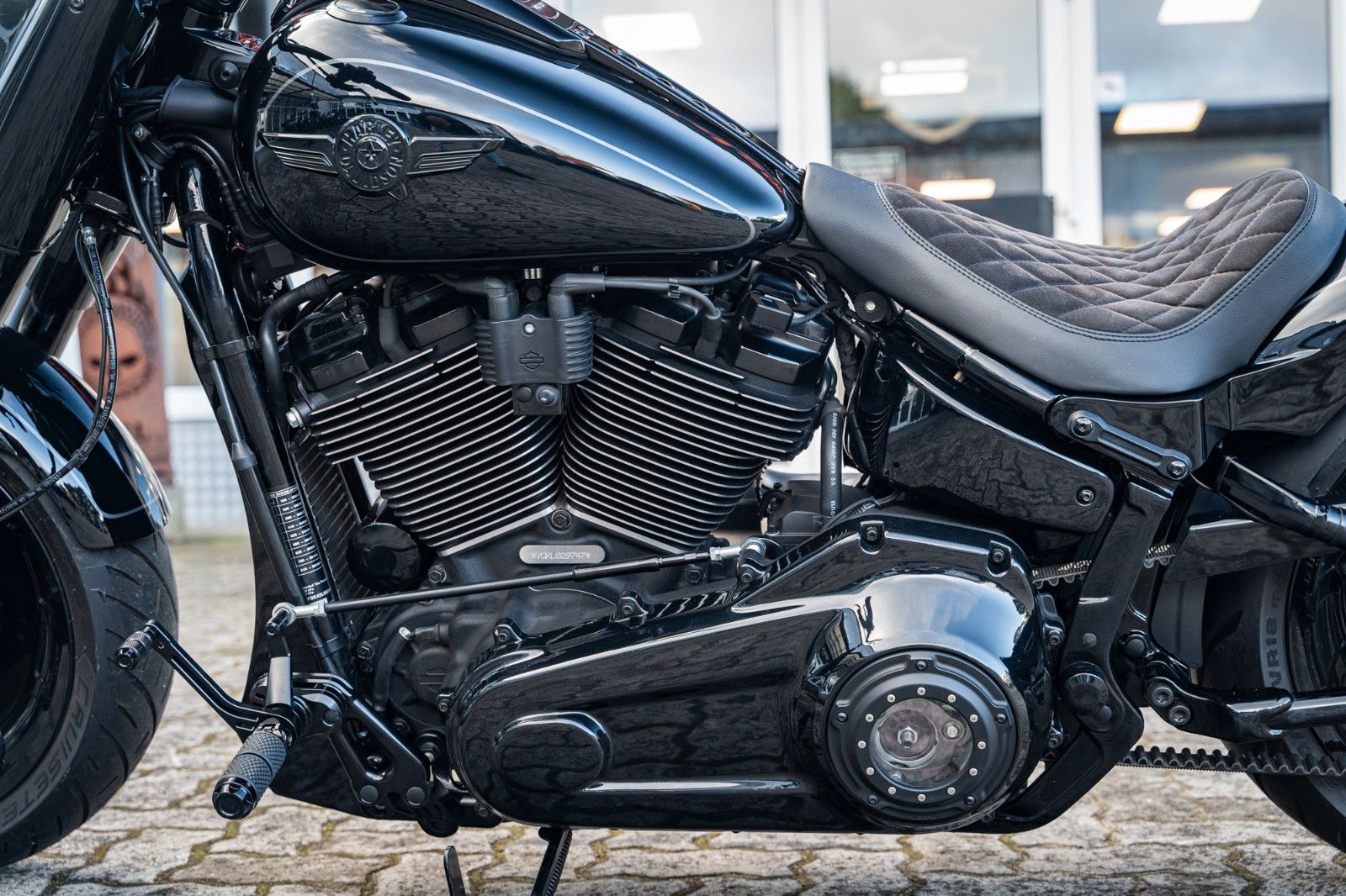 Fahrzeugabbildung Harley-Davidson FLFBS FAT BOY SOFTAIL 114 -JEKILL&HYDE- MAD BOY