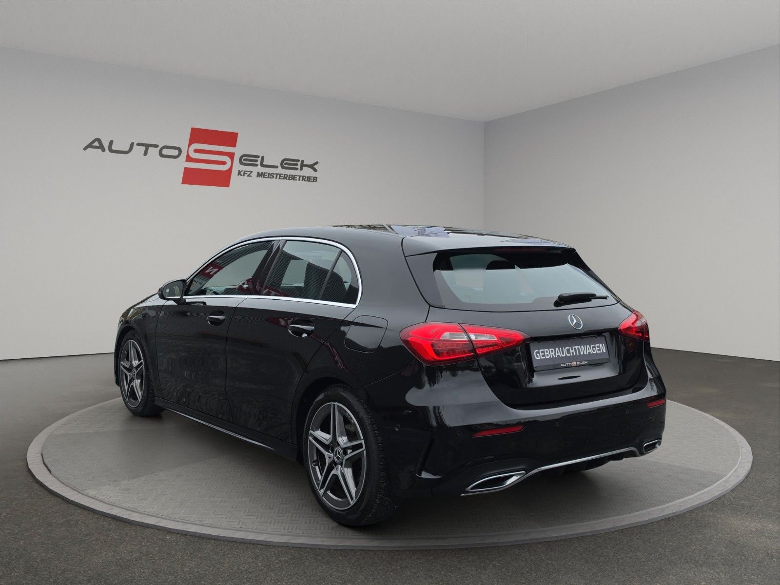 Fahrzeugabbildung Mercedes-Benz A 180 AMG*NIGHT*WIDESCREEN*MBUX*