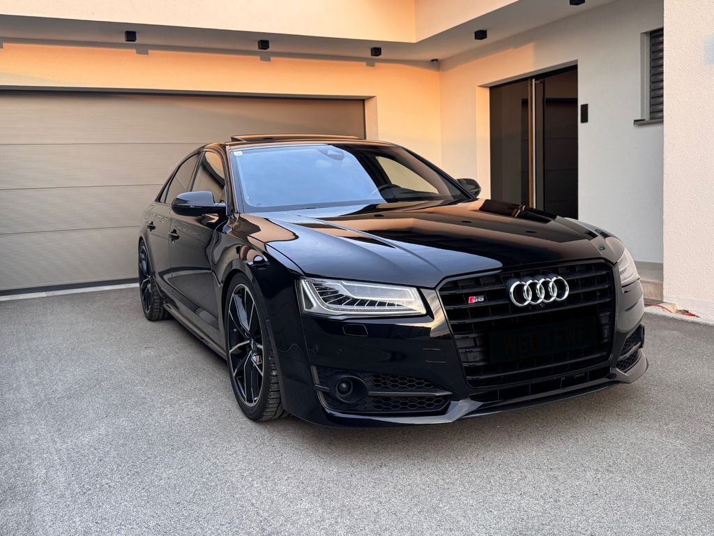 Audi S8