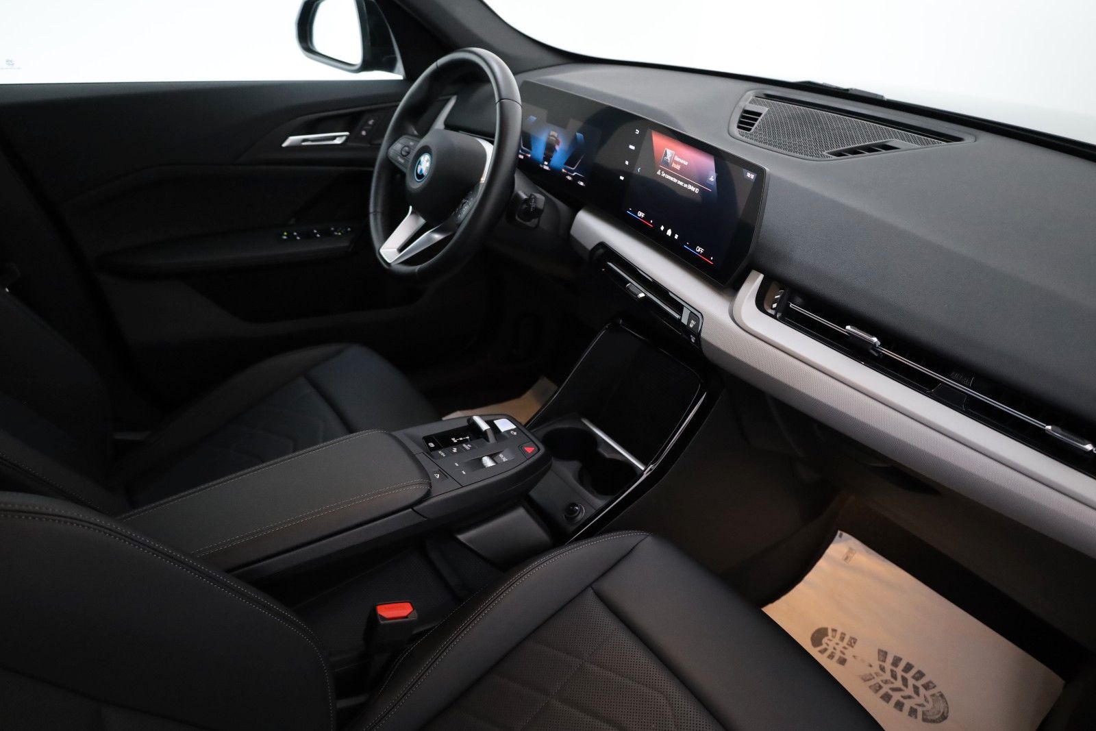 Fahrzeugabbildung BMW iX1 20 eDrive 68KWH Leder,Navi,LED,Parkassistent