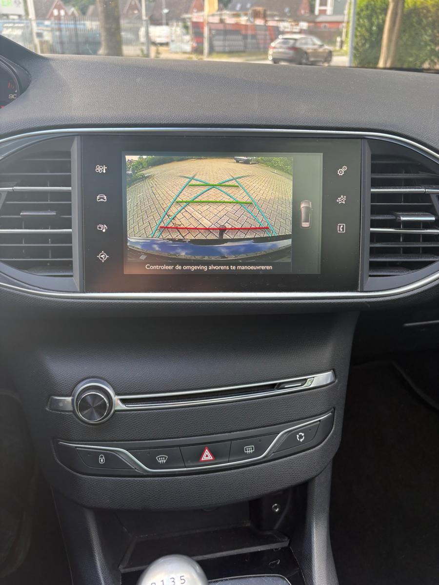 Peugeot 308 2015 — photo 14