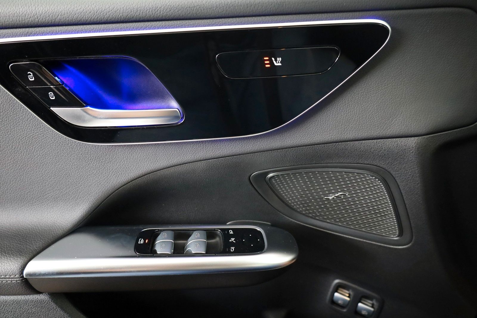 Fahrzeugabbildung Mercedes-Benz C 300e T T.Leder,Navi,LED,Night/Park Paket,Apple