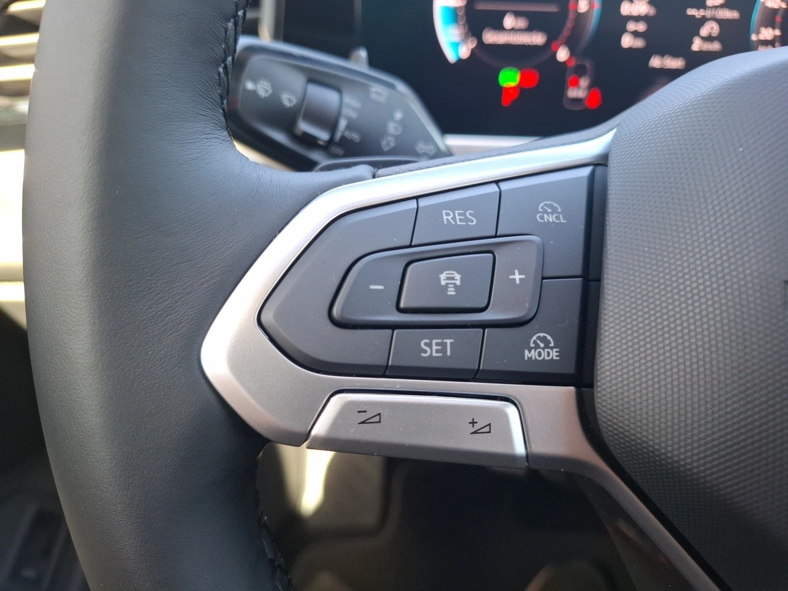Fahrzeugabbildung Volkswagen Passat Variant TDI Elegance DSG Matrix AHK Navi