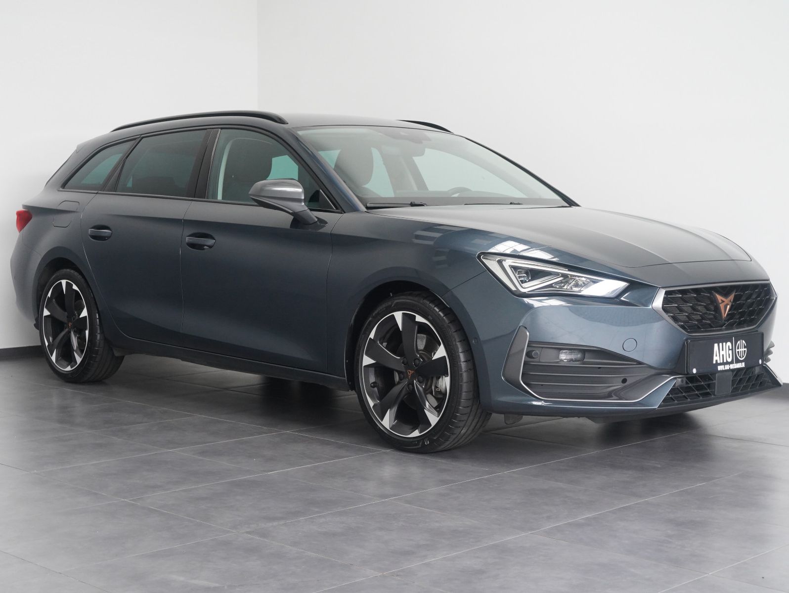 Fahrzeugabbildung CUPRA Leon Sportstourer 2.0 TSI DSG