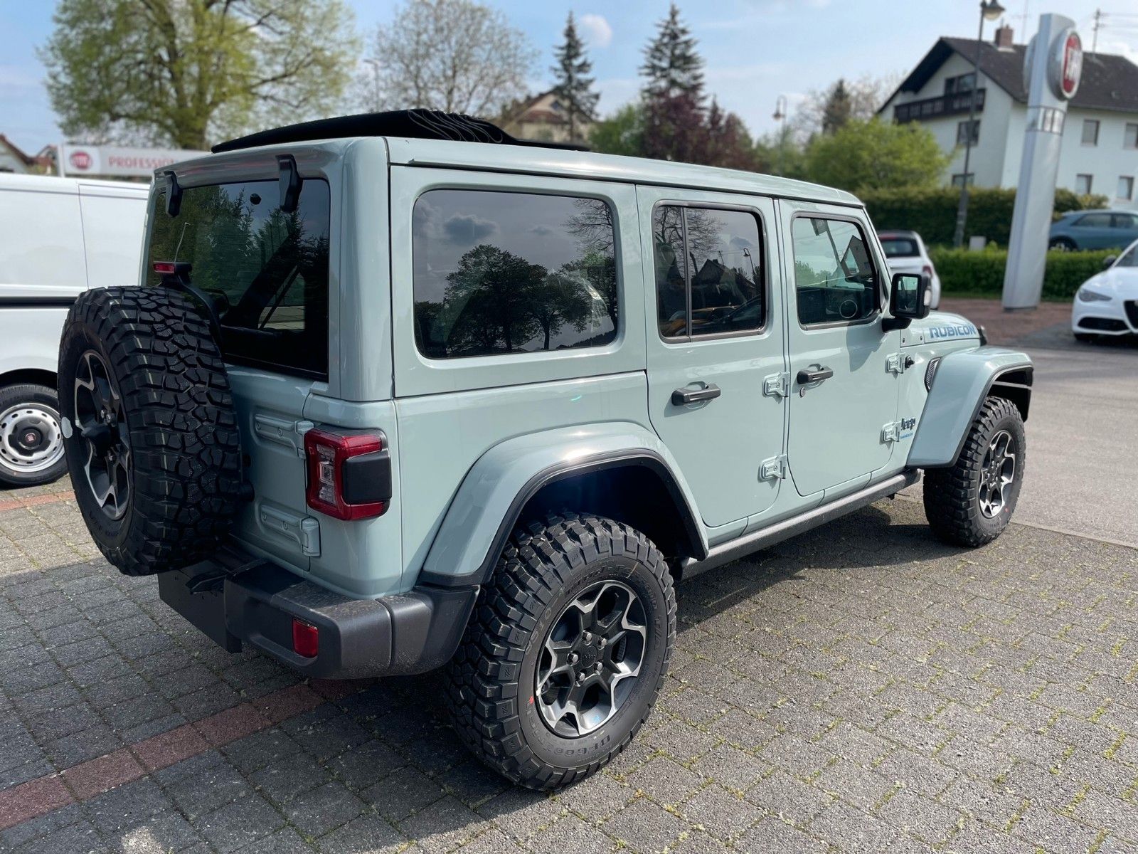 Fahrzeugabbildung Jeep Wrangler Rubicon/SkyOneTouch Schiebedach