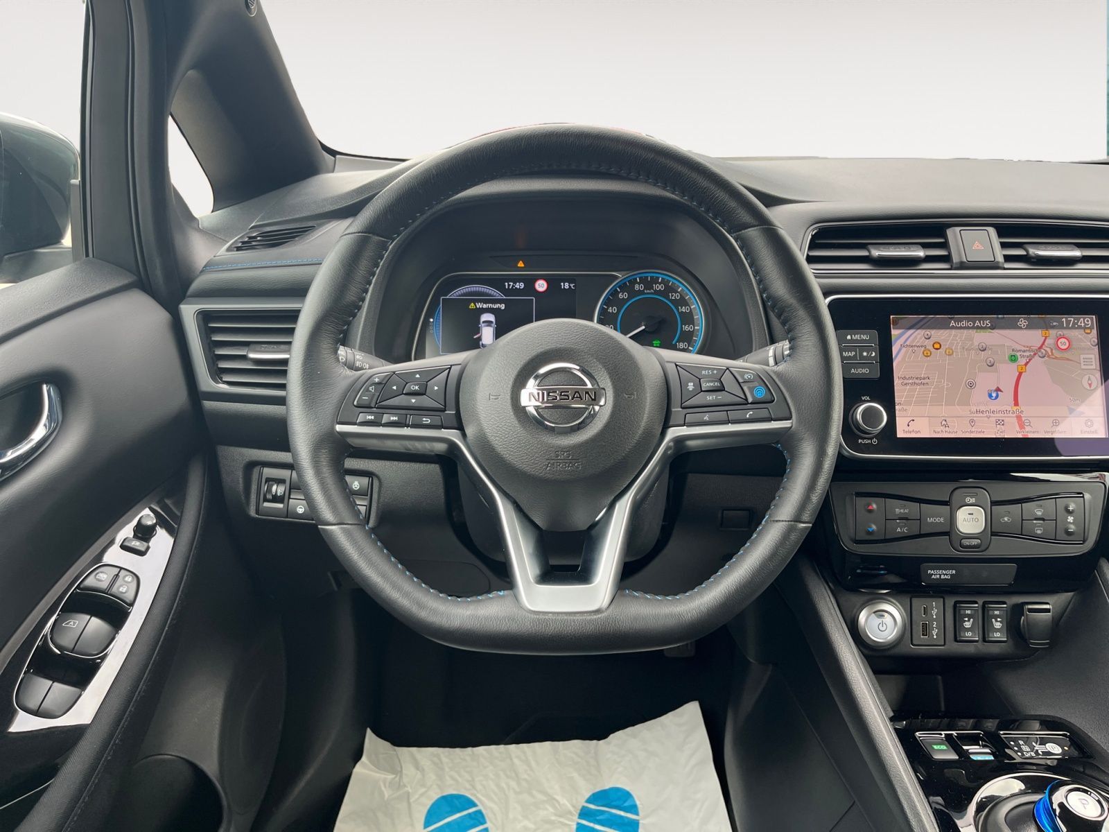 Fahrzeugabbildung Nissan Leaf 40KW/h Autom. - N-Con.; 360°Kamera;SOH95%