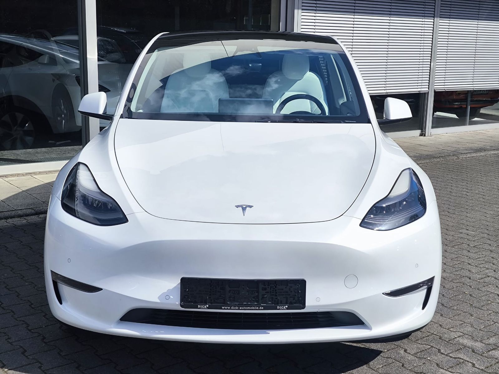 Fahrzeugabbildung Tesla Model Y LR Dual AWD PANO+STDHZ+NAVI+LED+ACC+19"+