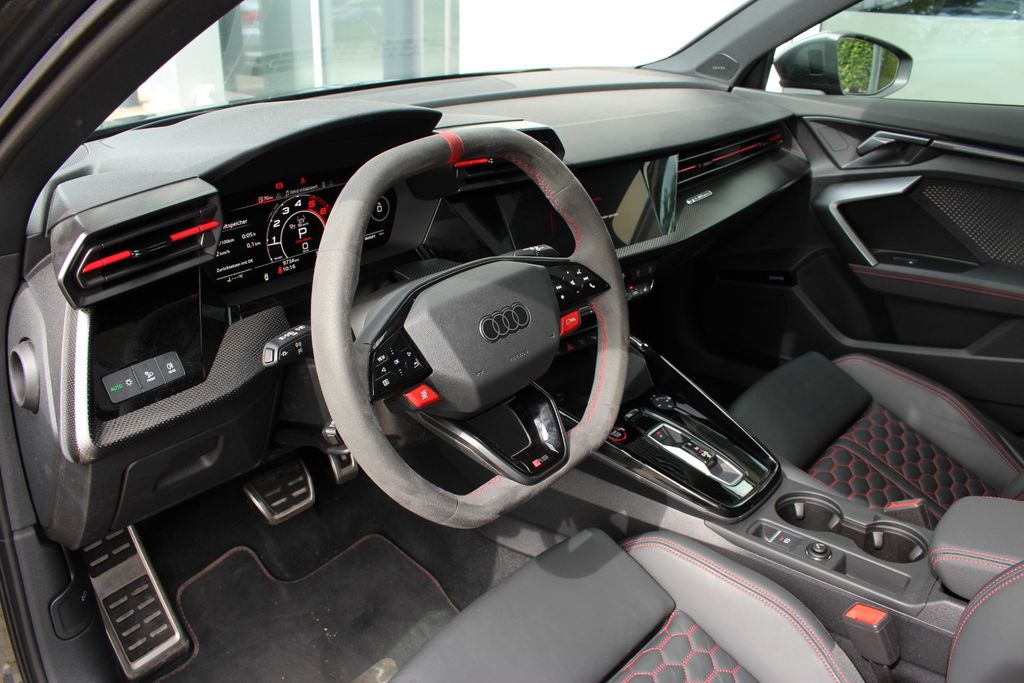 AUDI RS3 Sportback/RS DYNAMIK/ SONOS/ KOMFORT PRO AUDI RS3 Sportback/RS DYNAMIK/ SONOS/ KOMFORT PRO
