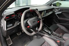 AUDI RS3 Sportback/RS DYNAMIK/ SONOS/ KOMFORT PRO AUDI RS3 Sportback/RS DYNAMIK/ SONOS/ KOMFORT PRO