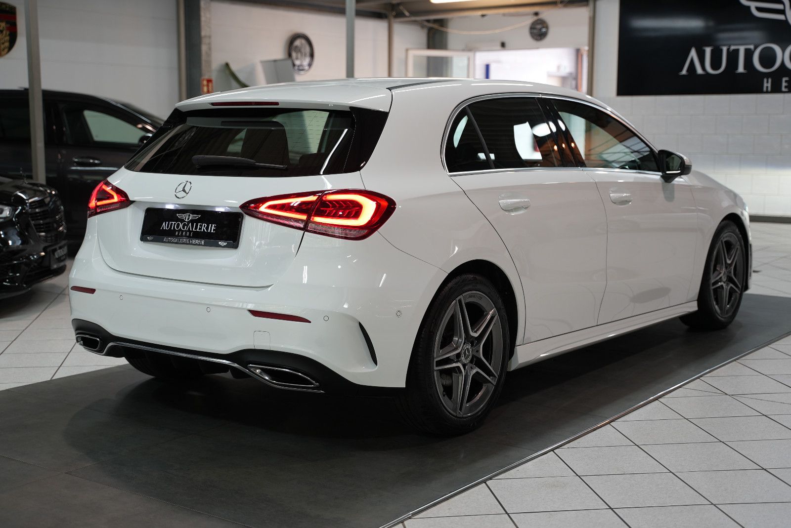 Mercedes-Benz A 180 AMG LINE LED NAVI WIDESCREEN MB foto 4