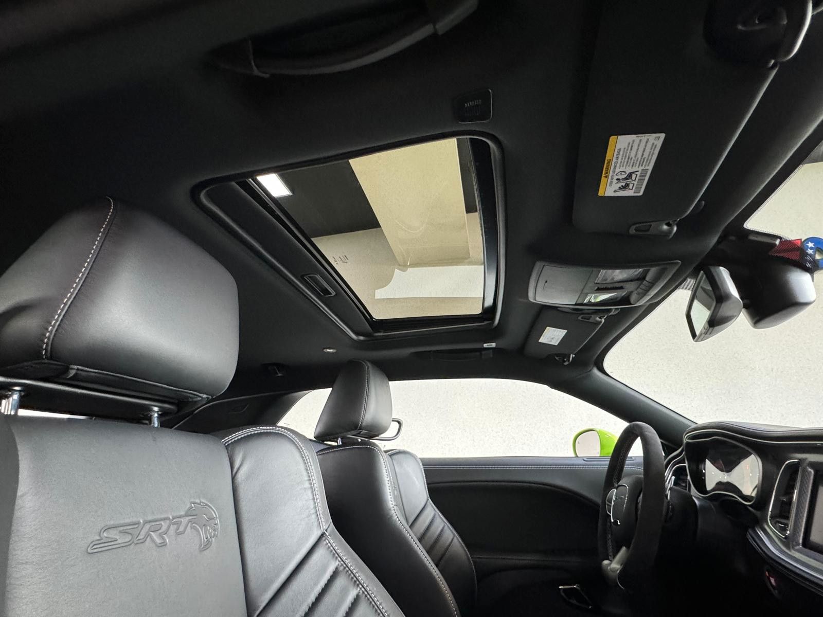 Fahrzeugabbildung Dodge CHALLENGER HELLCAT JAILBREAK-LAGUNA-SUNROOF-LAST