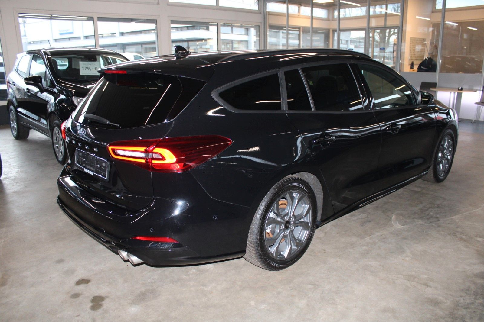 Fahrzeugabbildung Ford Focus ST-Line X Aut. LED ACC Leder Pano HUD Wint