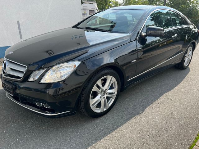 Mercedes-Benz Coupe E 200 CGI BlueEfficiency.Elegance